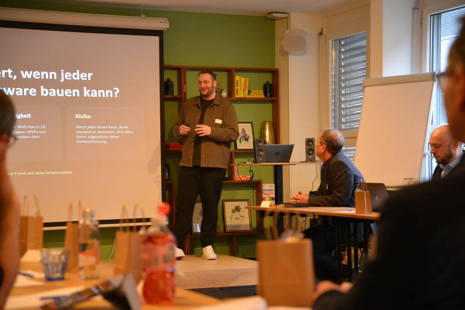 Daniel Fankhauser als KI-Speaker bei einem Firmenanlass in der Schweiz